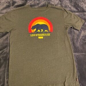 Levi's Olive Graphic Tee